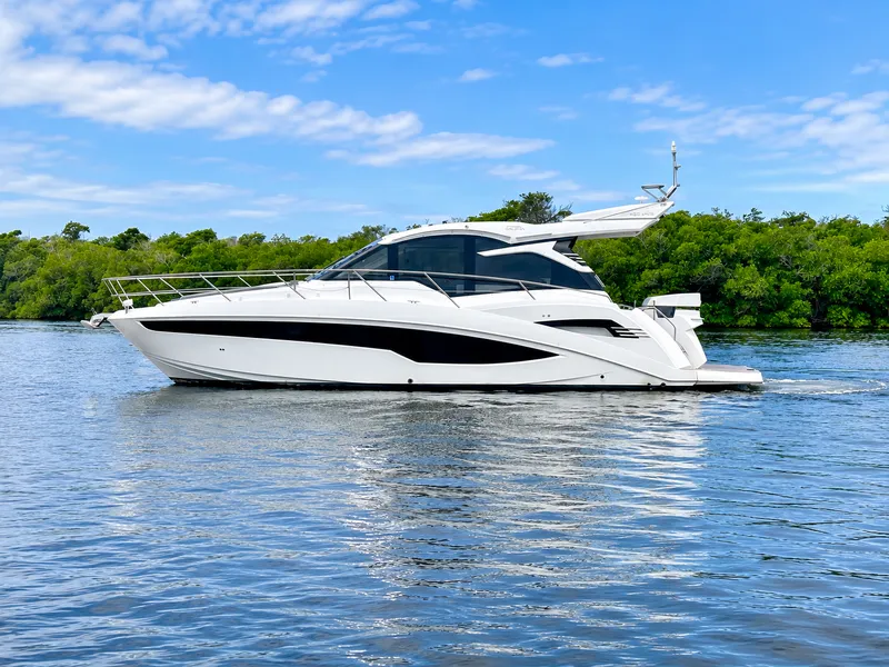 The Image of Galeon 425 HTS 2019 - undefined