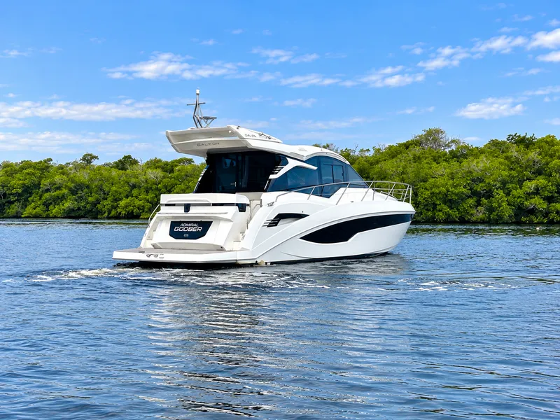 Slide: The Image of Galeon 425 HTS 2019 - 4