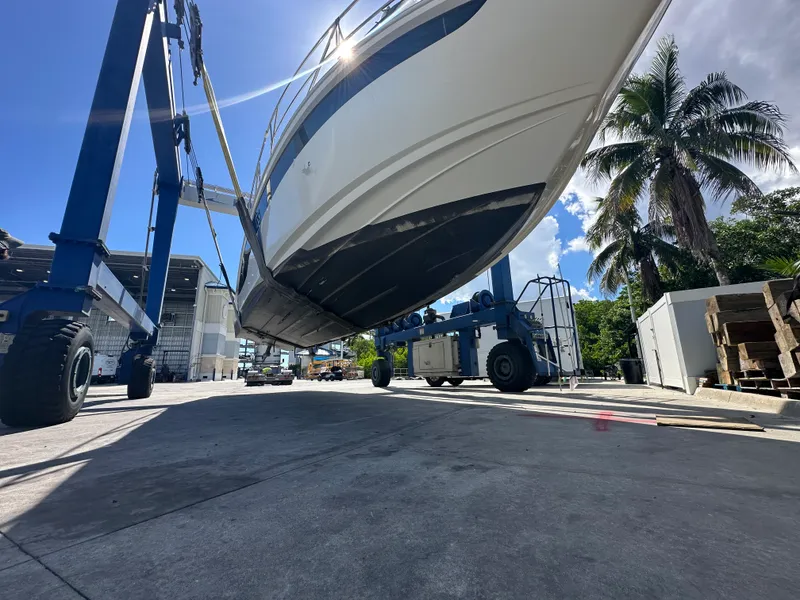 Slide: The Image of Galeon 425 HTS 2019 - 18