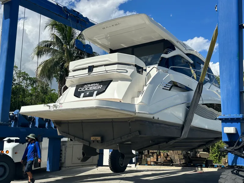 Slide: The Image of Galeon 425 HTS 2019 - 20