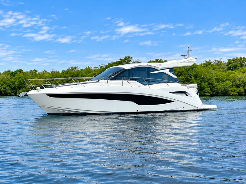 Slide: The Image of Galeon 425 HTS 2019 - 1