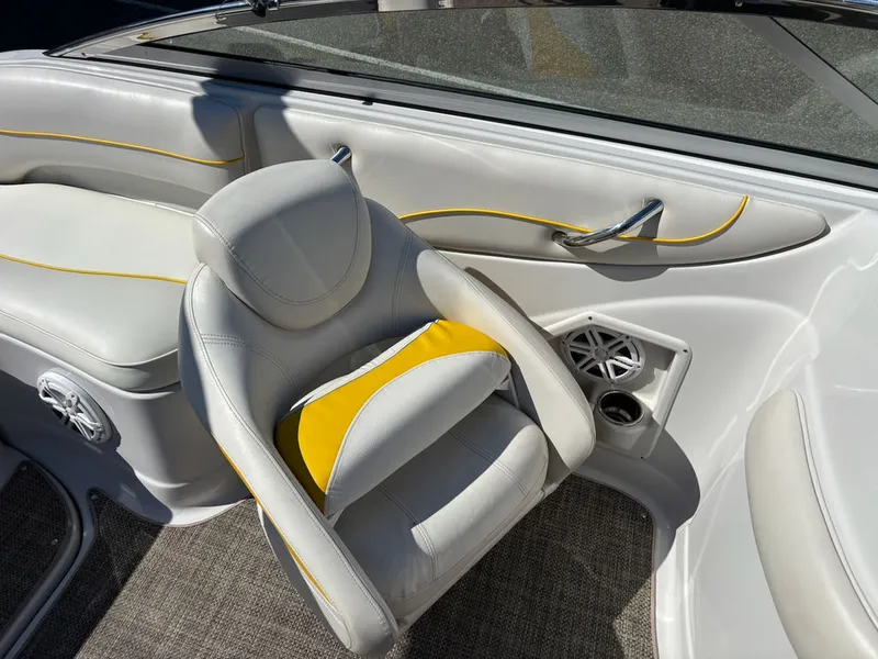 Slide: The Image of Crownline Boats 220 EX 2011 - 6