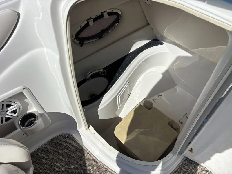 Slide: The Image of Crownline Boats 220 EX 2011 - 10