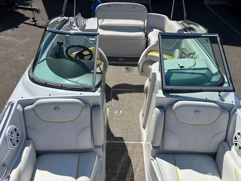 Slide: The Image of Crownline Boats 220 EX 2011 - 13