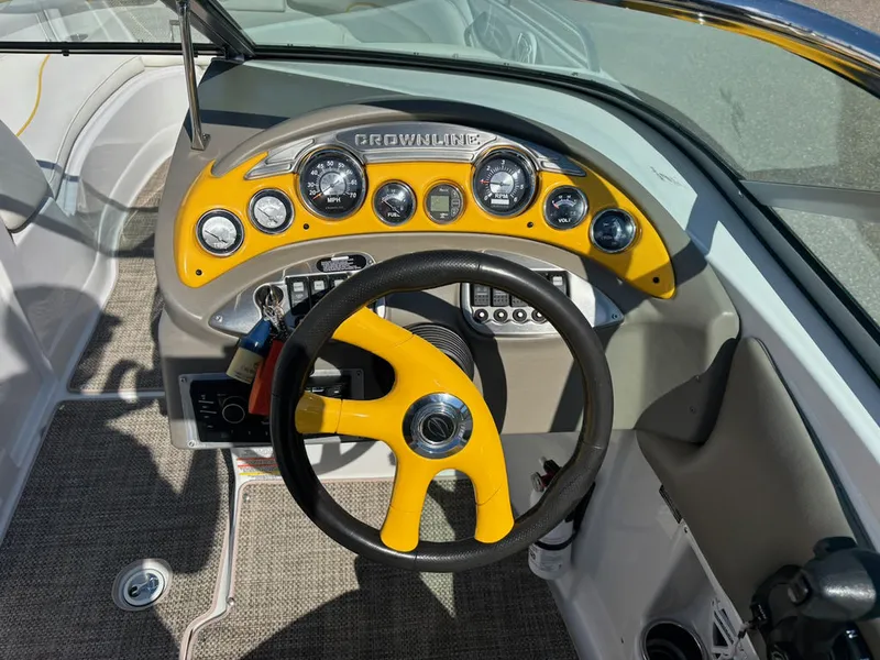 Slide: The Image of Crownline Boats 220 EX 2011 - 8