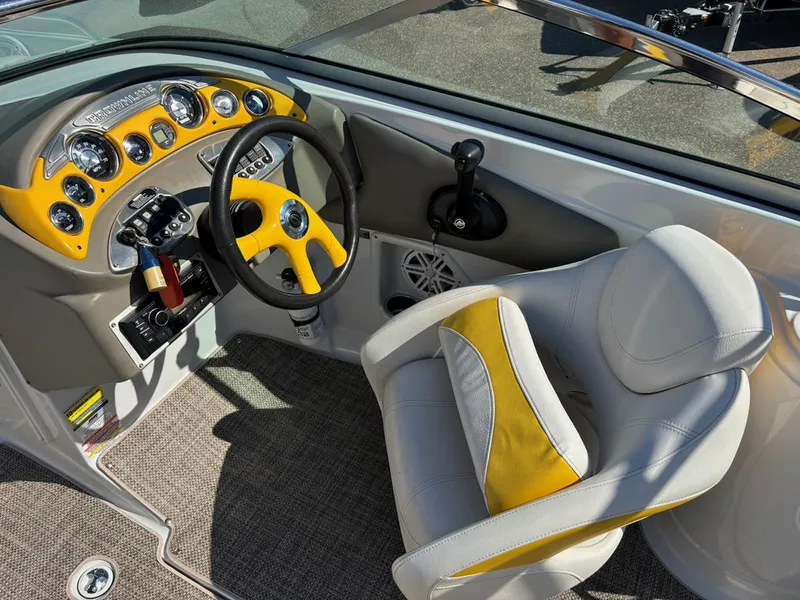 Slide: The Image of Crownline Boats 220 EX 2011 - 7