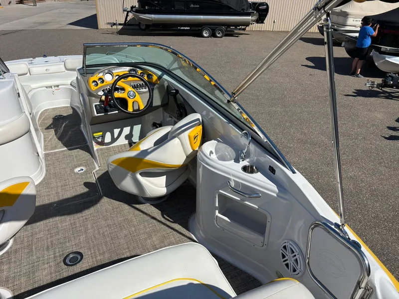 Slide: The Image of Crownline Boats 220 EX 2011 - 9