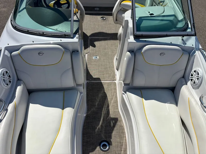 Slide: The Image of Crownline Boats 220 EX 2011 - 14