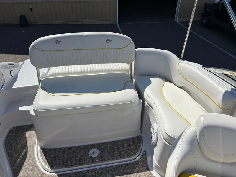 Slide: The Image of Crownline Boats 220 EX 2011 - 5