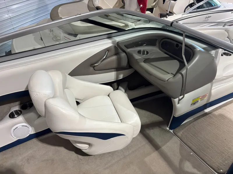 Slide: The Image of Crownline Boats 215 SS 2007 - 10
