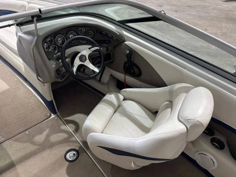 Slide: The Image of Crownline Boats 215 SS 2007 - 8