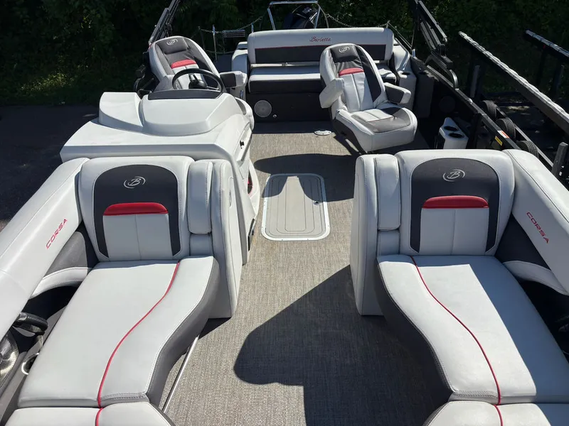 Slide: The Image of Barletta Boats X23UC 2022 - 10