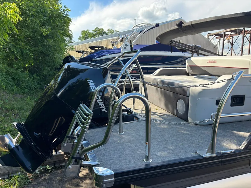 Slide: The Image of Barletta Boats X23UC 2022 - 11