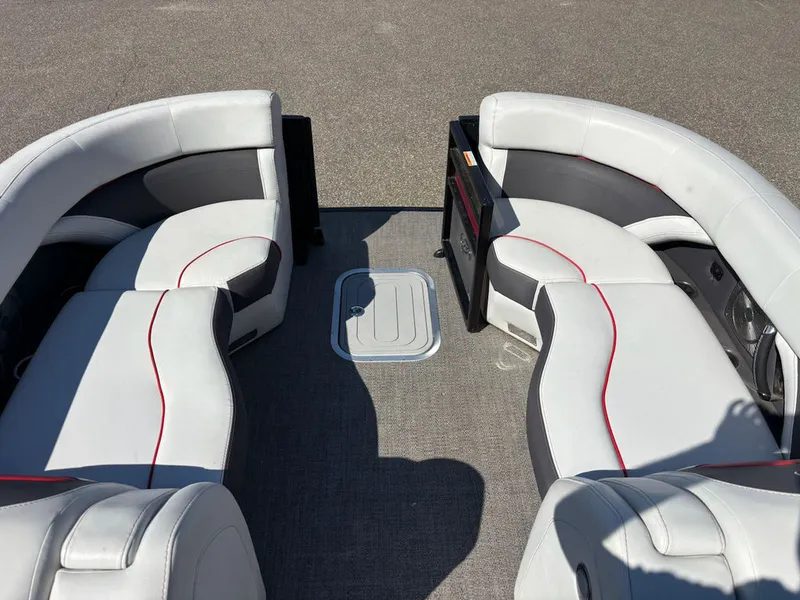 Slide: The Image of Barletta Boats X23UC 2022 - 9