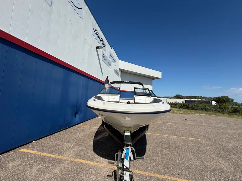 Slide: The Image of Sea Ray 19 SPX 2016 - 2