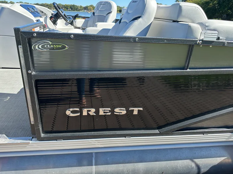 Slide: The Image of Crest 220 SLC 2023 - 20