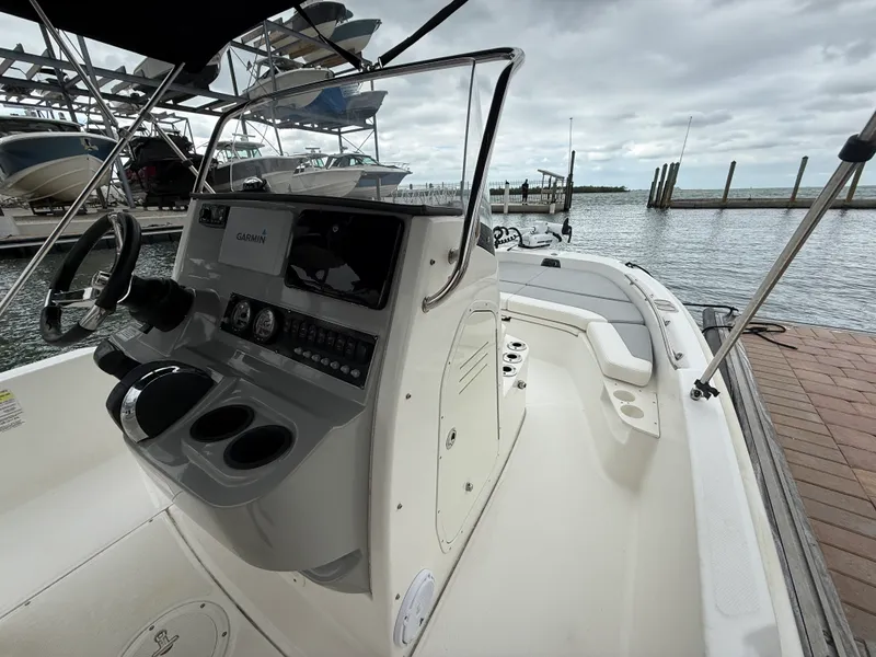 Slide: The Image of Boston Whaler 210 Dauntless 2015 - 17