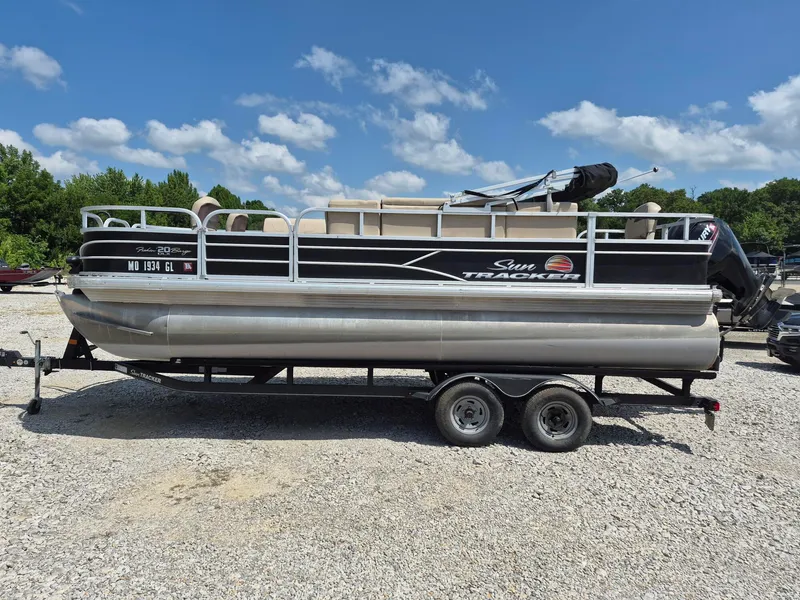The Image of Sun Tracker 20 Fishin' Barge 2018 - 0