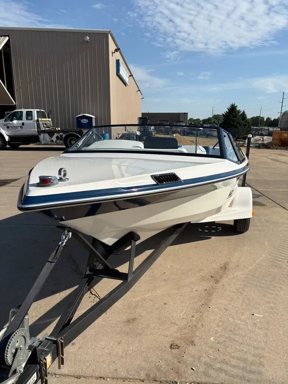 Slide: The Image of MasterCraft Pro Star 190 1986 - 4