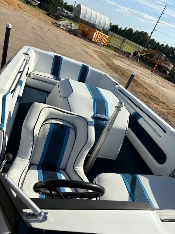 Slide: The Image of MasterCraft Pro Star 190 1986 - 16