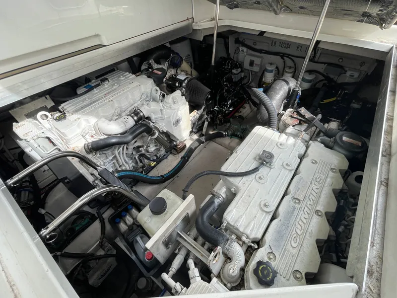 Slide: The Image of Sea Ray Sundancer 43 2009 - 16