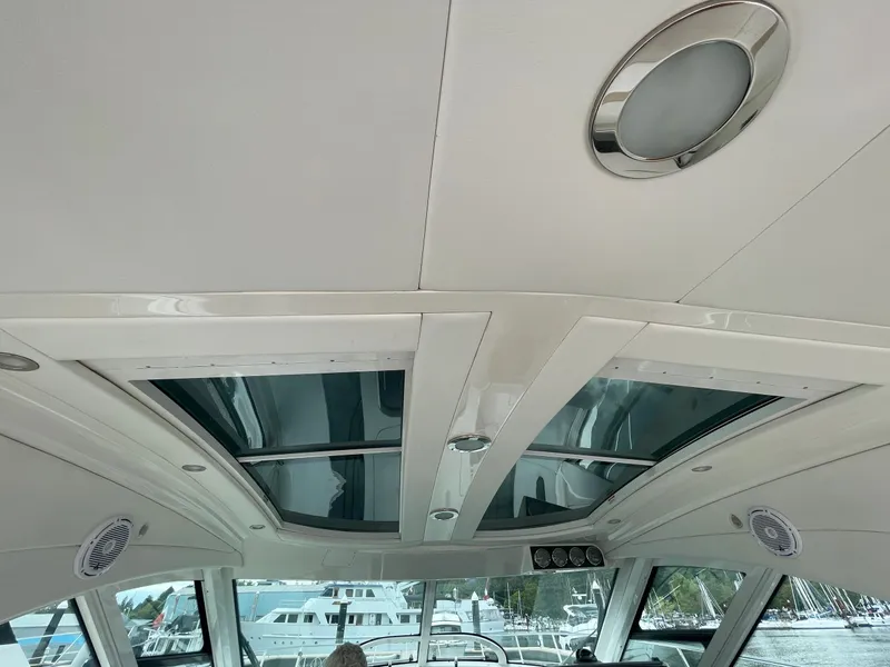 Slide: The Image of Sea Ray Sundancer 43 2009 - 15