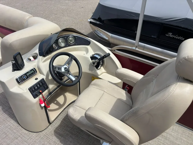 Slide: The Image of Bentley Pontoons 243 Cruise SE 2016 - 6