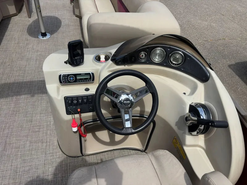 Slide: The Image of Bentley Pontoons 243 Cruise SE 2016 - 7