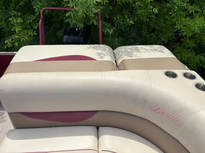 Slide: The Image of Bentley Pontoons 243 Cruise SE 2016 - 4