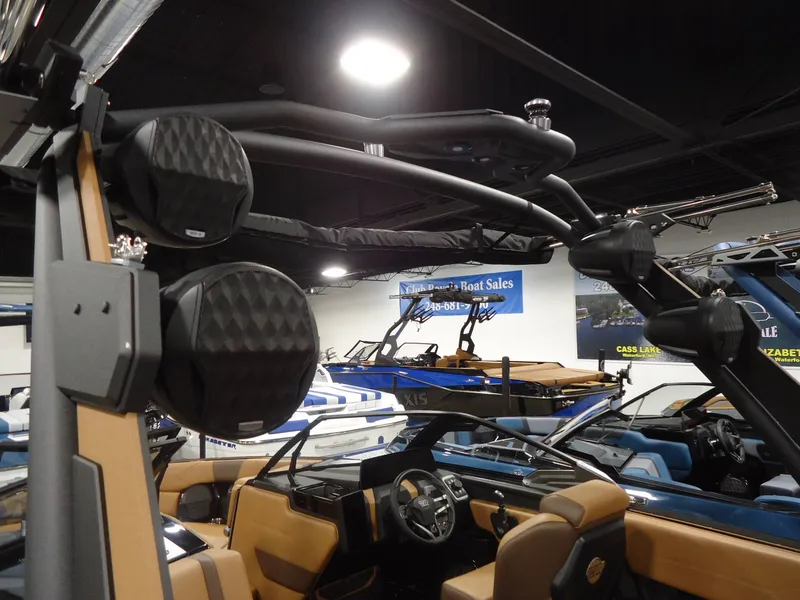 Slide: The Image of Malibu Boats 23 LSV 2026 - 4