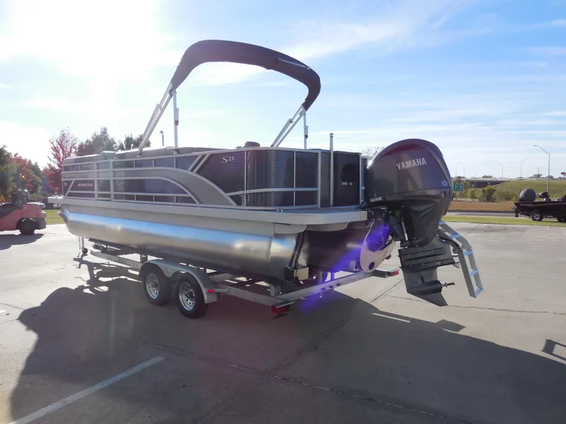 Slide: The Image of Bennington 23 SS 2025 - 3