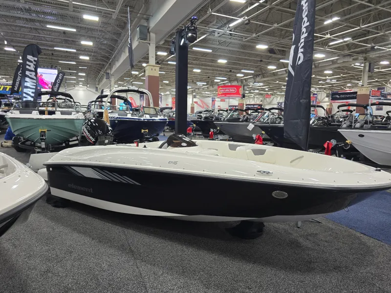 Slide: The Image of Bayliner E16LE 2026 - 18
