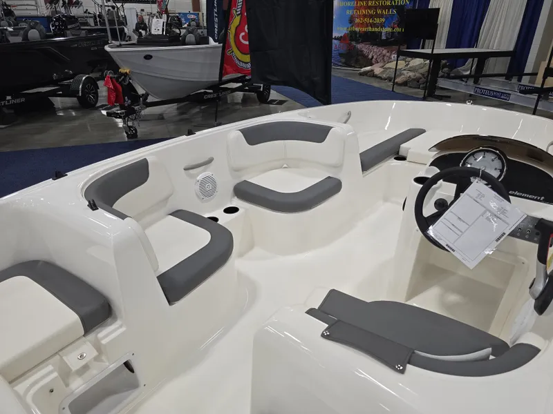 Slide: The Image of Bayliner E16LE 2026 - 20