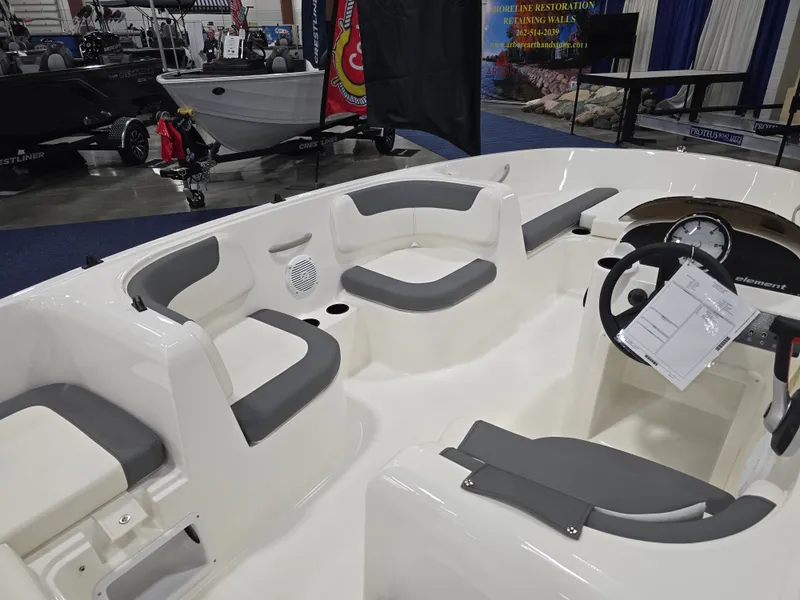 Slide: The Image of Bayliner E16LE 2026 - 21