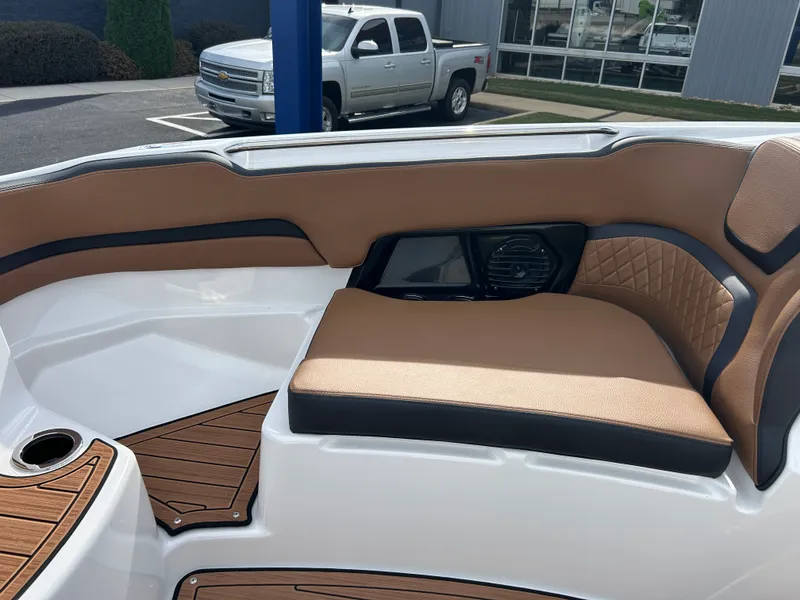 Slide: The Image of Yamaha 252SD 2027 - 18