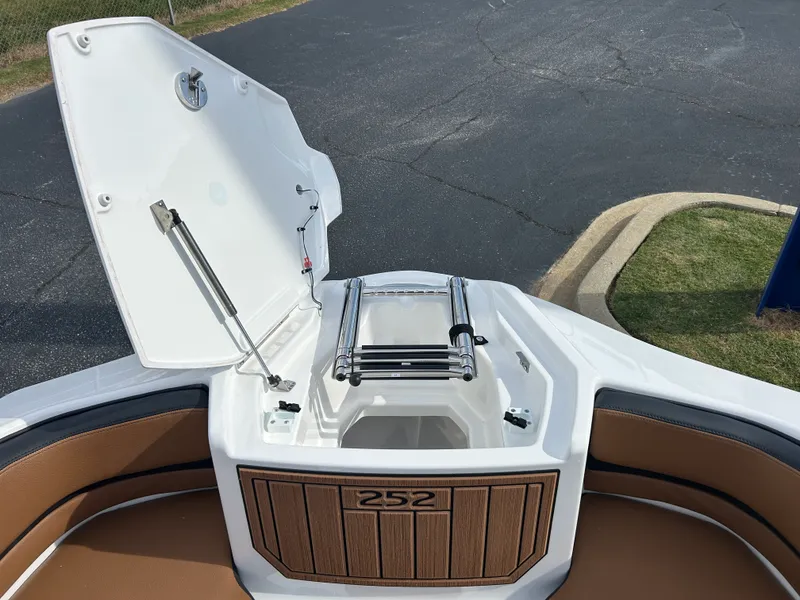 Slide: The Image of Yamaha 252SD 2027 - 20