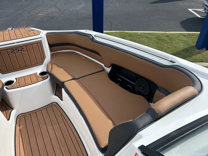 Slide: The Image of Yamaha 252SD 2027 - 15