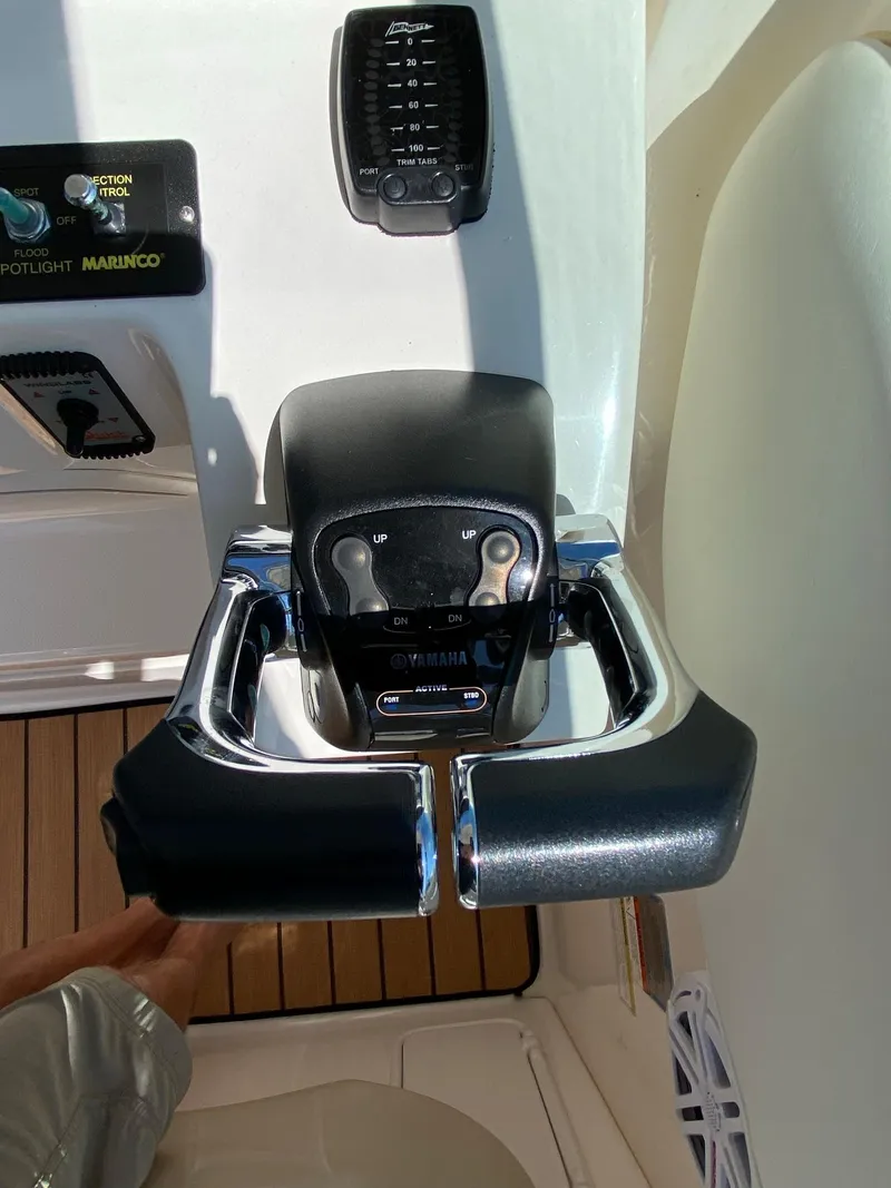 Slide: The Image of Wellcraft 290 Coastal 2014 - 31