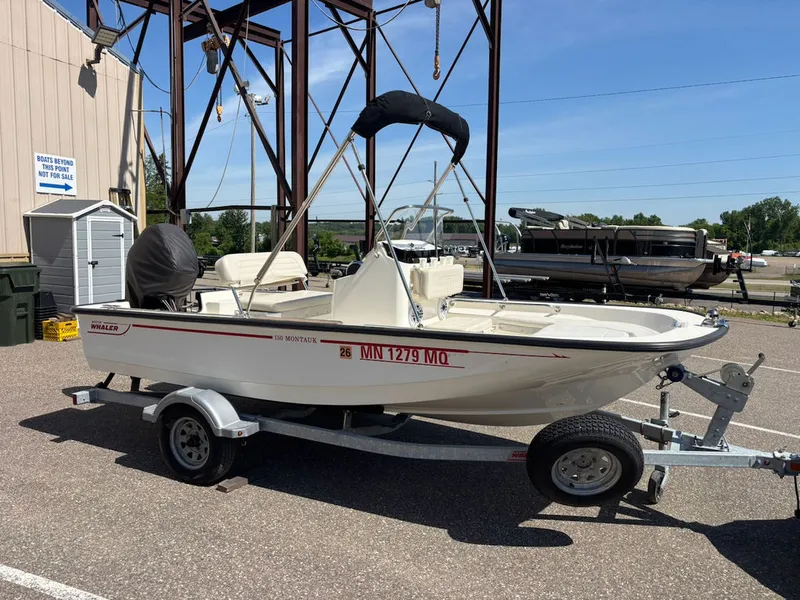 The Image of Boston Whaler 150 Montauk 2022 - undefined