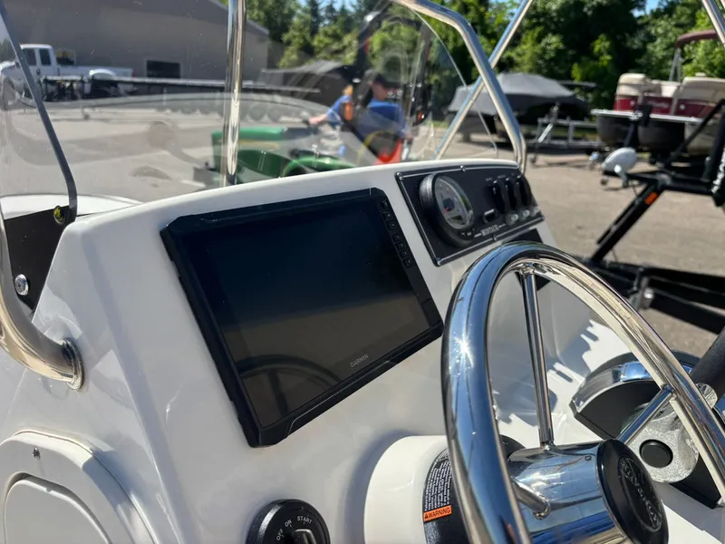 Slide: The Image of Boston Whaler 150 Montauk 2022 - 4