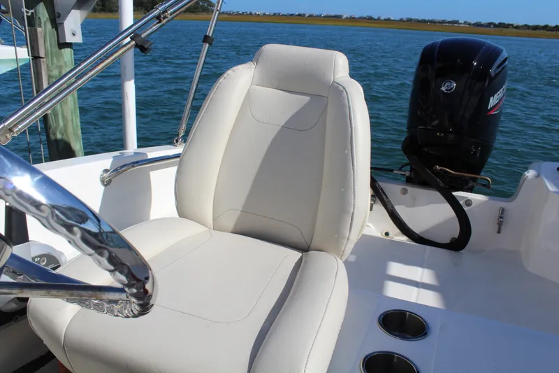Slide: The Image of Boston Whaler 160 SUPER SPORT 2023 - 17