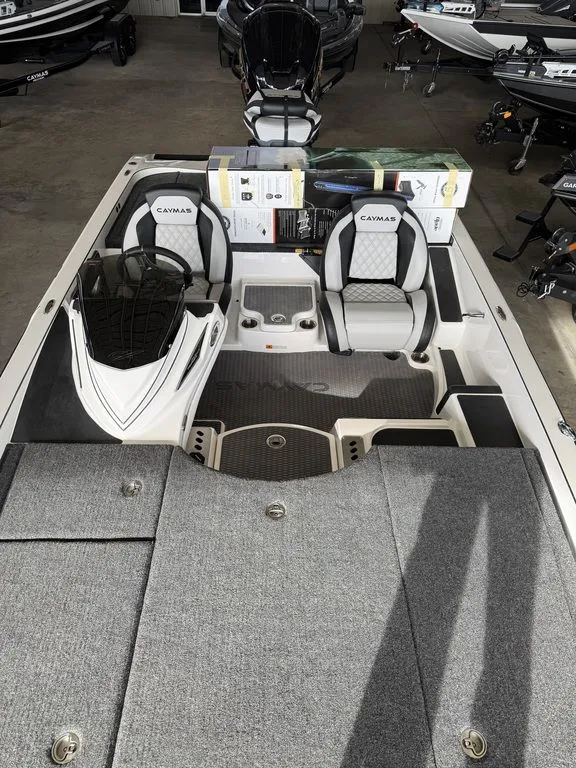 Slide: The Image of Caymas Boats CAYMAS CX 21 Pro 2026 - 8