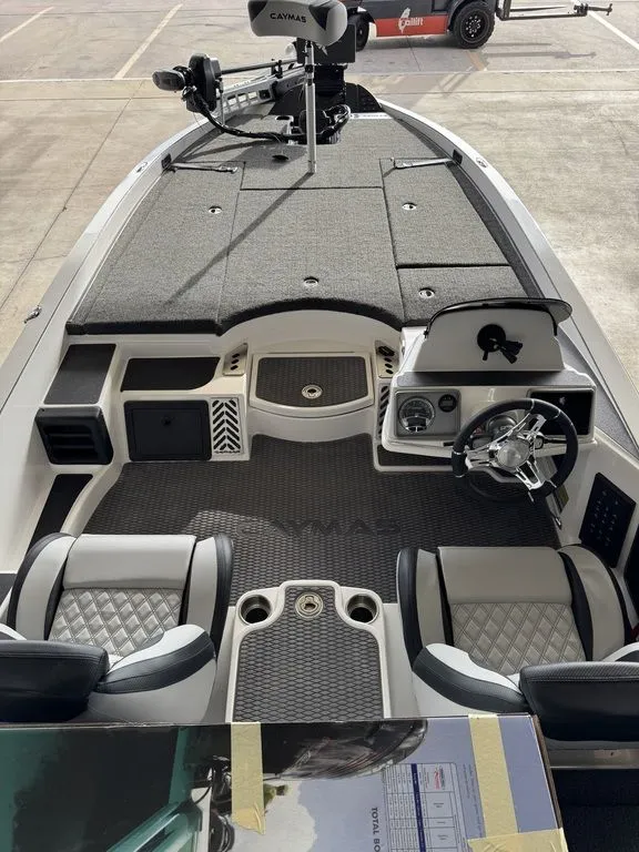 Slide: The Image of Caymas Boats CAYMAS CX 21 Pro 2026 - 5