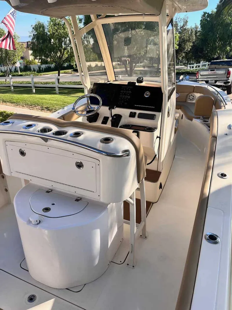 Slide: The Image of Scout 235 XSF 2020 - 4