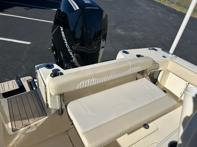 Slide: The Image of Scout 220 XSF 2027 - 8