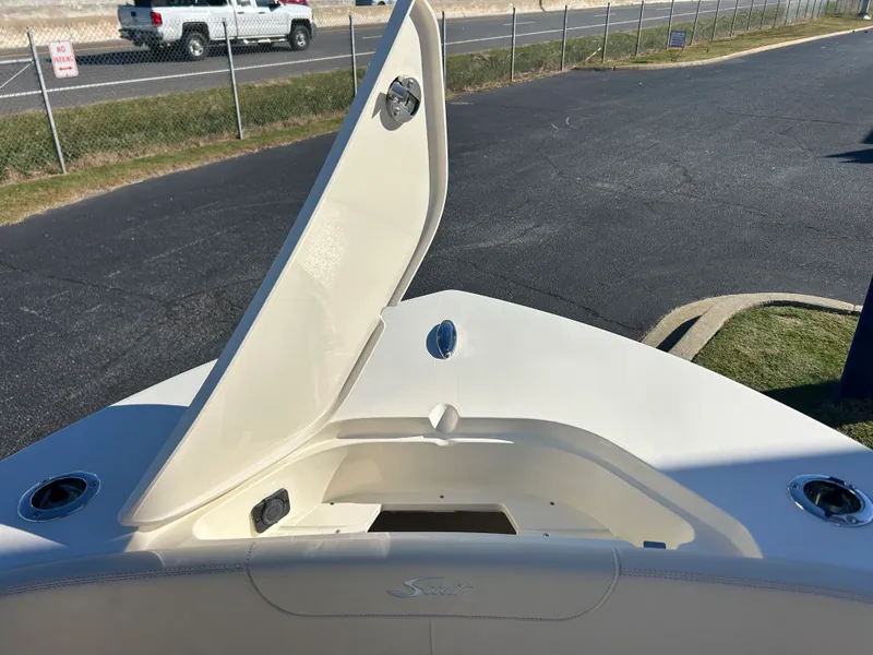 Slide: The Image of Scout 220 XSF 2027 - 21