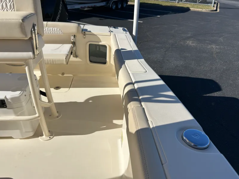 Slide: The Image of Scout 220 XSF 2027 - 31