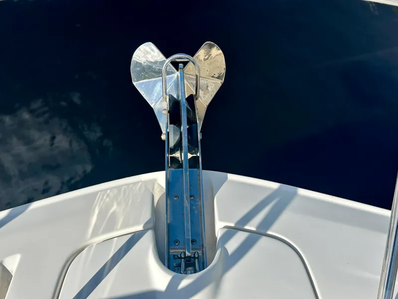 Slide: The Image of Sea Ray SUNDANCER 320 OB 2024 - 35