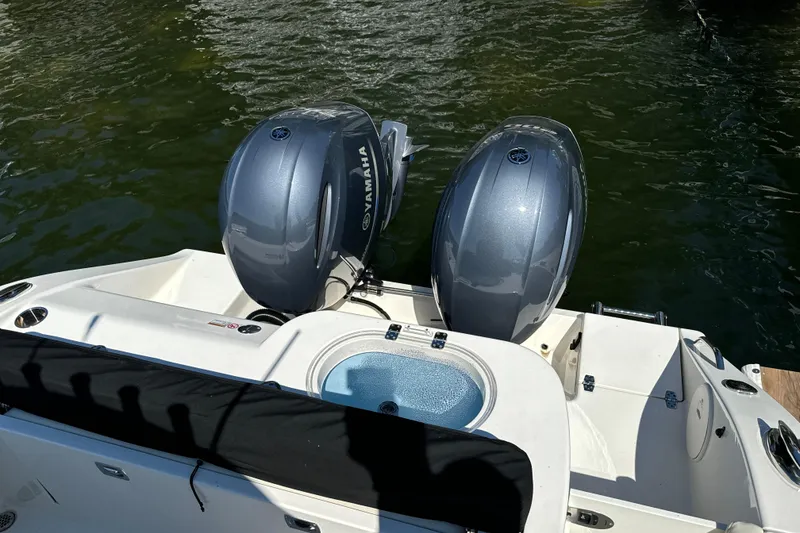 Slide: The Image of Cobia 280 Center Console 2022 - 18