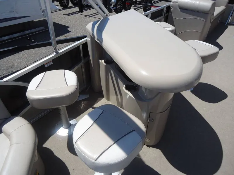 Slide: The Image of Tahoe Pontoons Cascade Entertainer 2013 - 8
